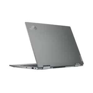 منظر جانبي لجهاز Lenovo ThinkPad X1 Yoga G3 يُظهر منافذ USB وHDMI وThunderbolt